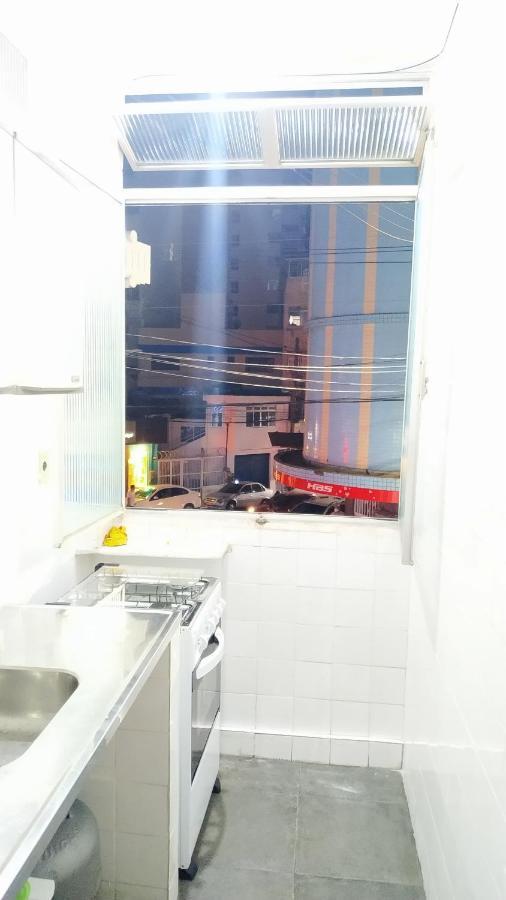 Quitinete a poucos passos da Praia no ponto mais central da cidade. Guarapari Exterior foto