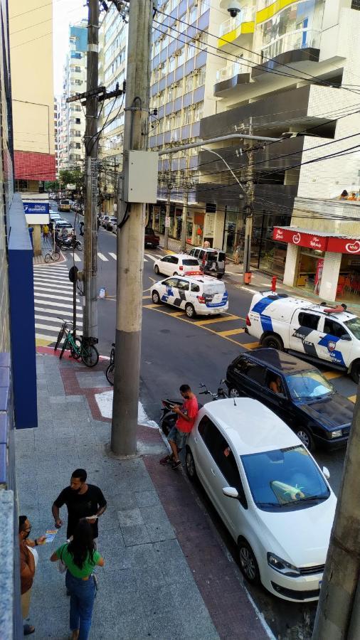 Quitinete a poucos passos da Praia no ponto mais central da cidade. Guarapari Exterior foto